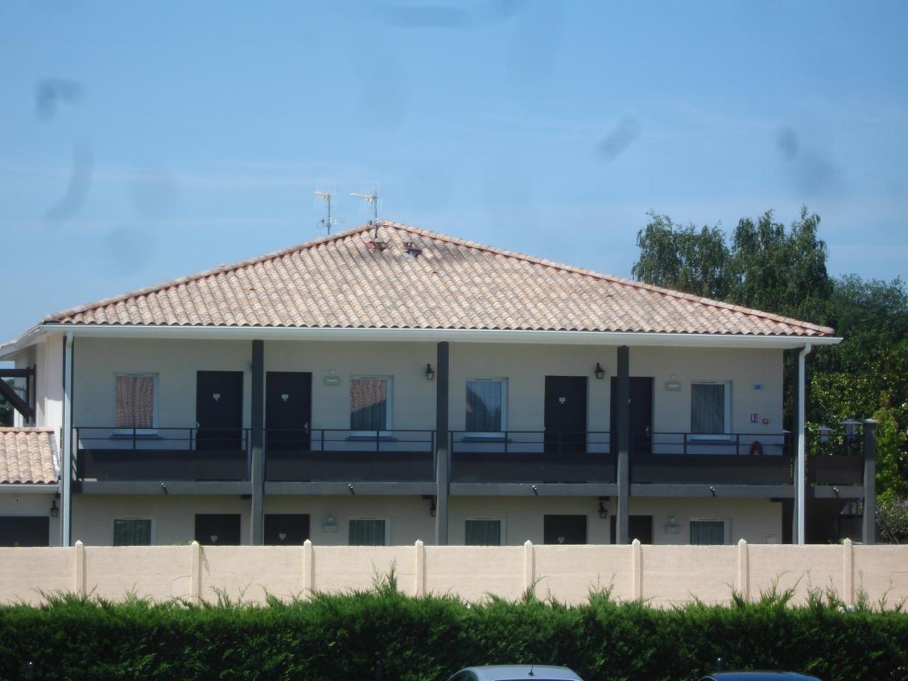 Hotel Restaurant Les Bruyeres Saint-Médard-en-Jalles Eksteriør bilde