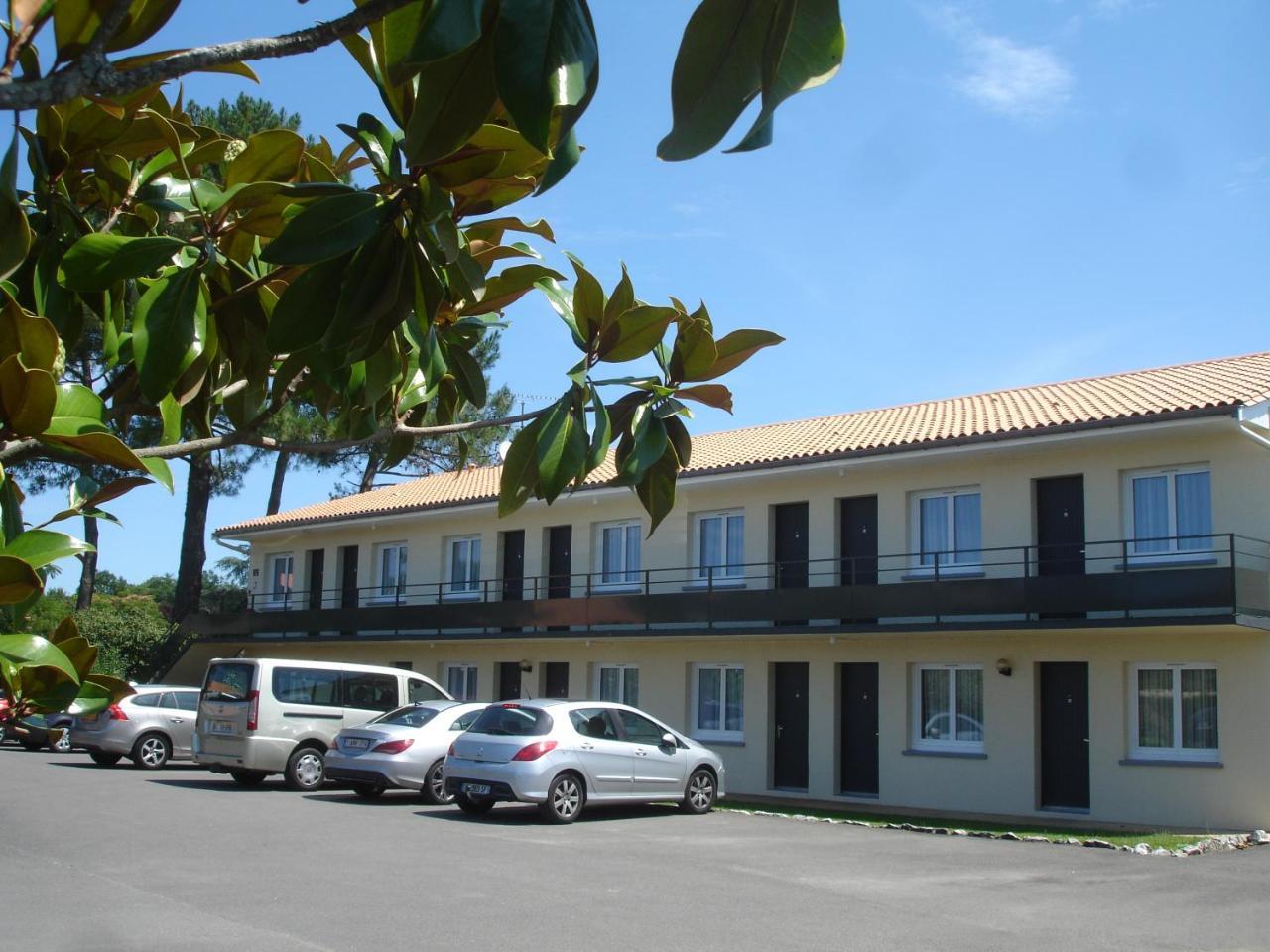 Hotel Restaurant Les Bruyeres Saint-Médard-en-Jalles Eksteriør bilde